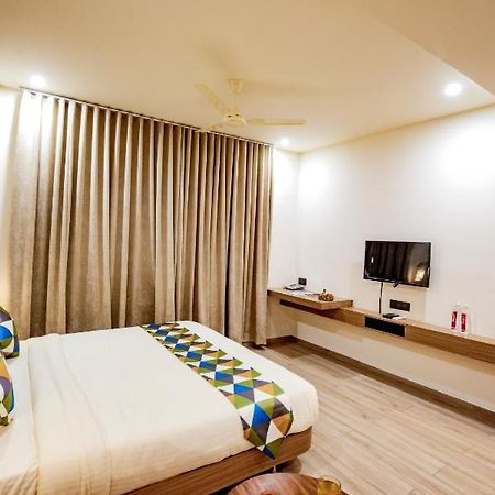 Hotel Nexus 라즈콧 외부 사진
