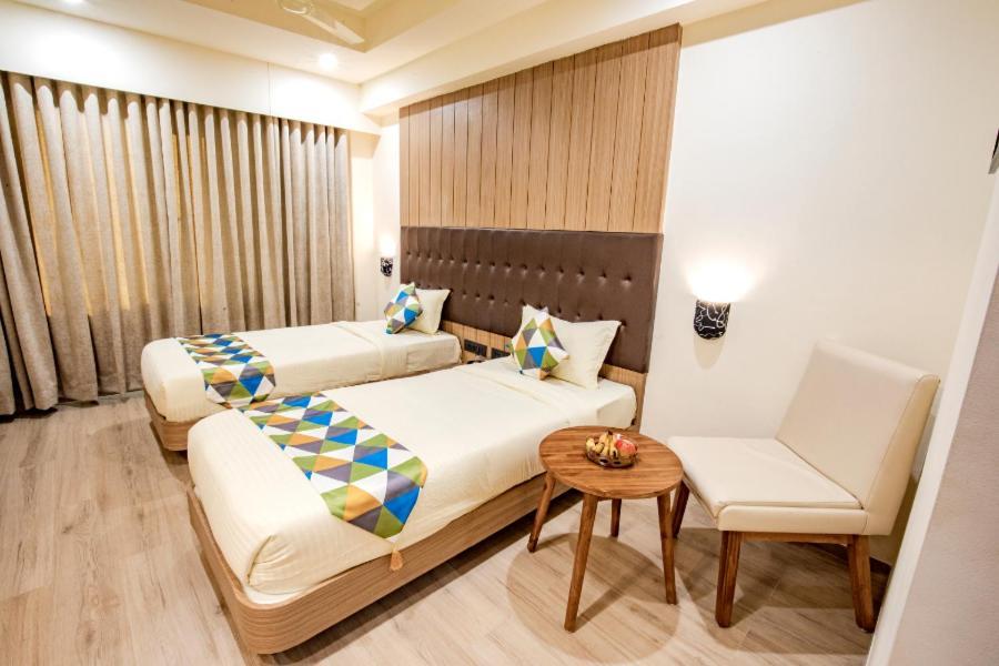 Hotel Nexus 라즈콧 외부 사진