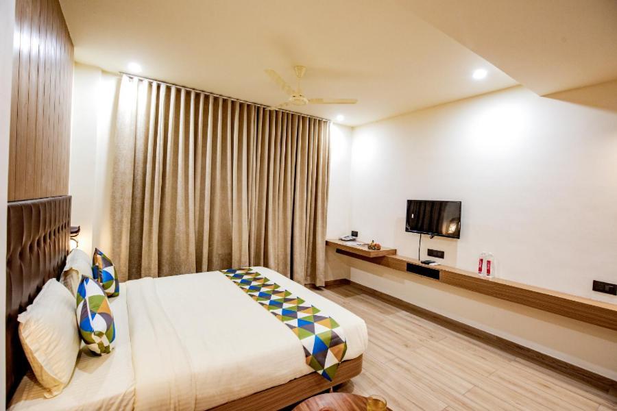 Hotel Nexus 라즈콧 외부 사진