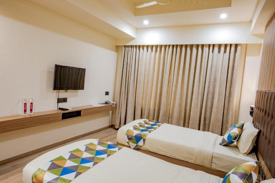 Hotel Nexus 라즈콧 외부 사진