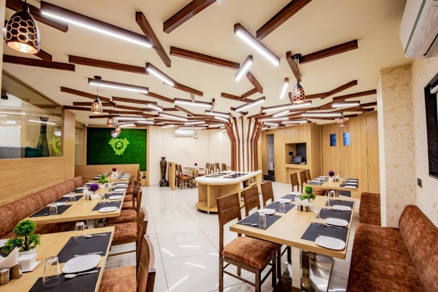 Hotel Nexus 라즈콧 외부 사진